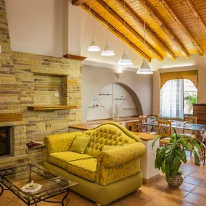 Cortile Aurora Bronte